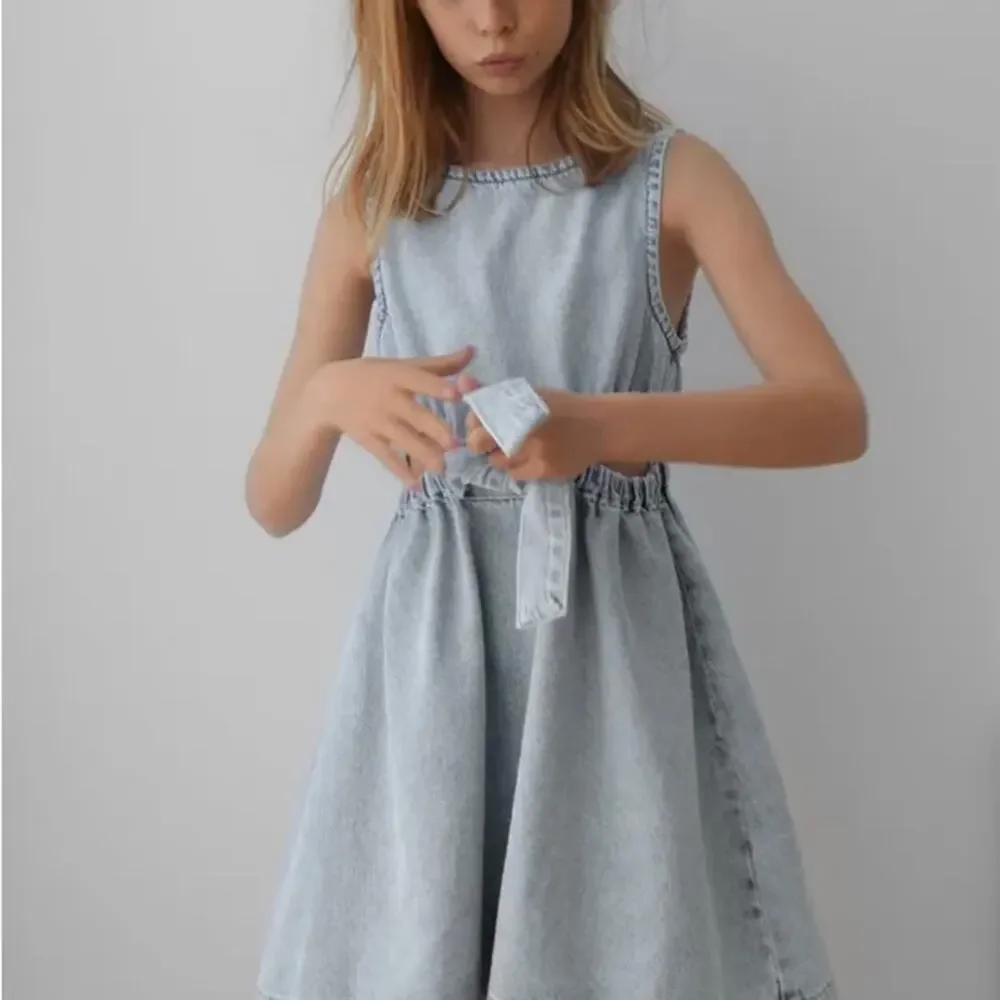 Zara Girls Acid Denim Dress Blue Size 9 with Tie & Slits